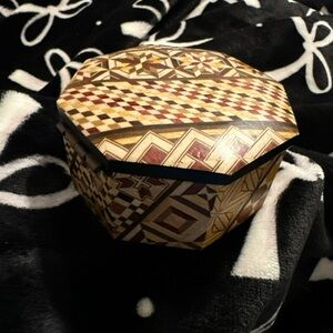 Kyugestu Doll Octagonal Box